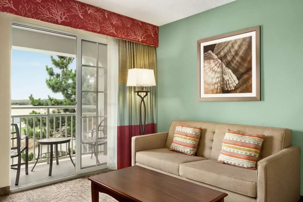 Standard Double room with partial ocean view full double bed