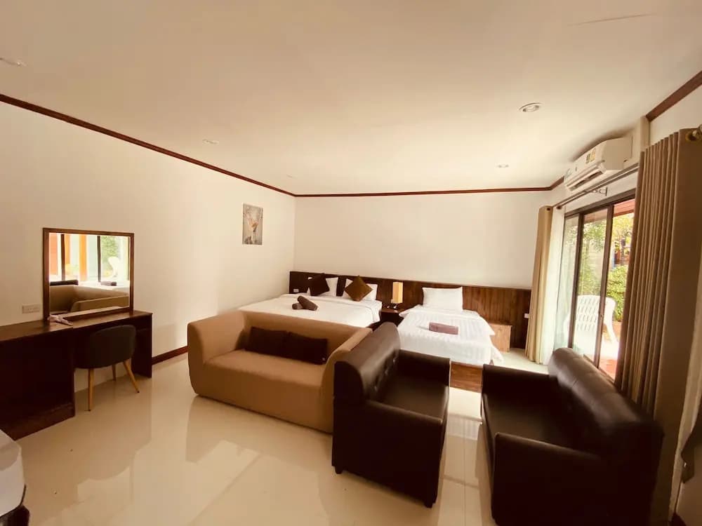 1 Bedroom Standard Family room with balcony and with pool view