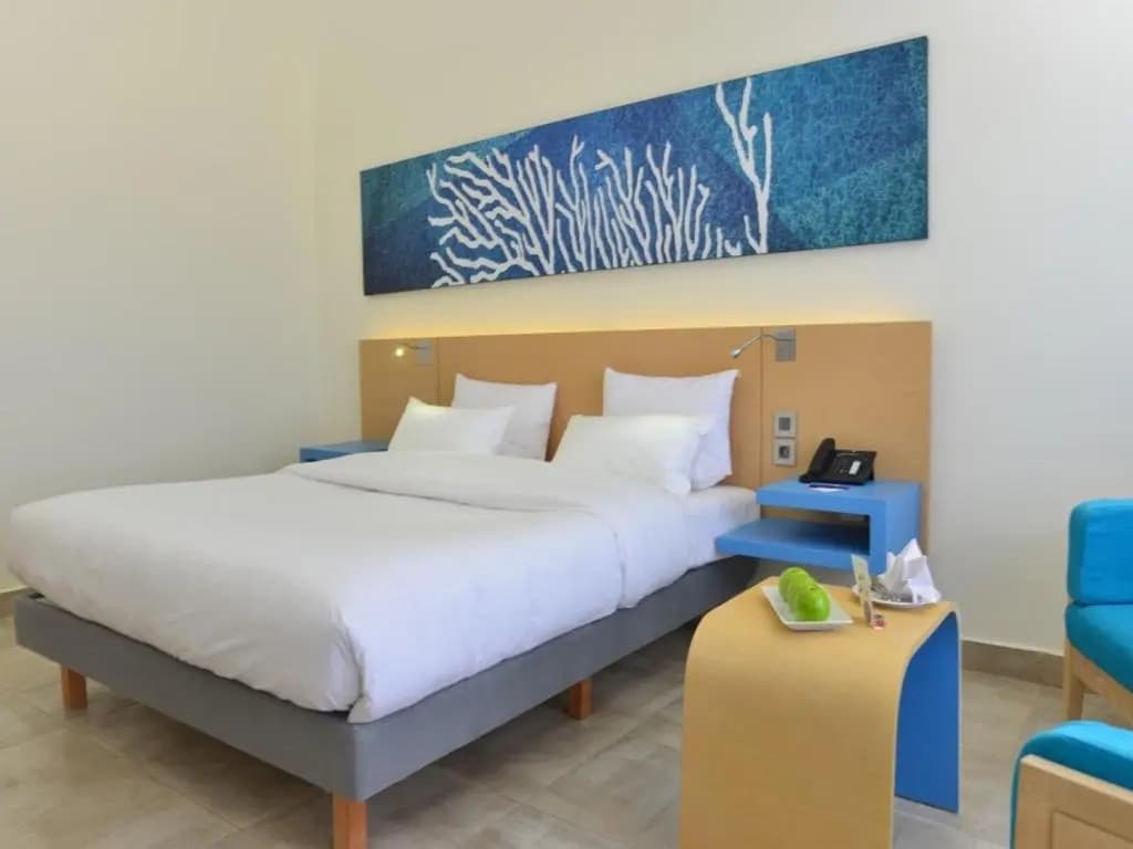 Standard Double room with pool view full double bed