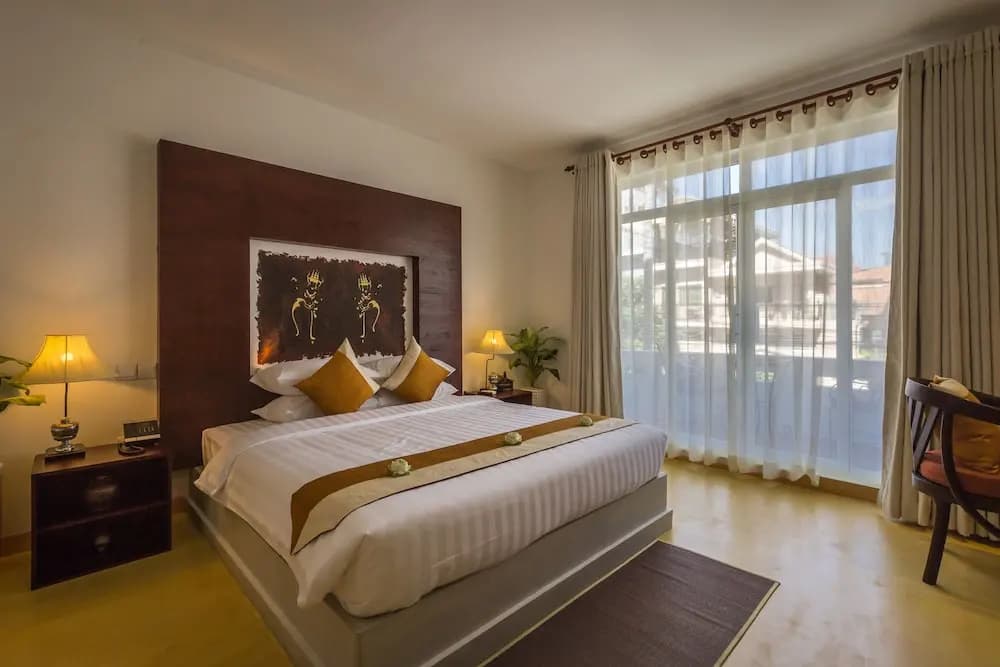 Deluxe room with balcony and with view