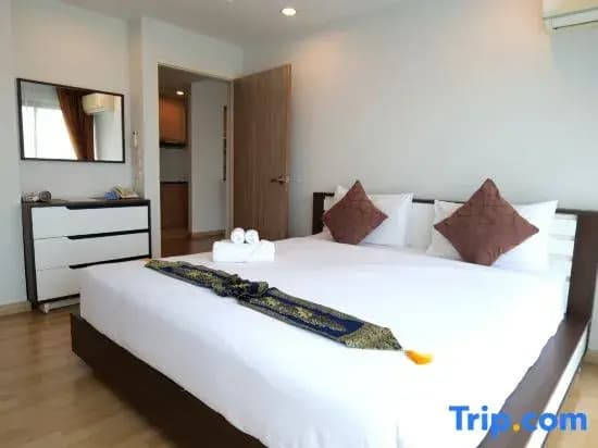 Superior Double room with city view full double bed