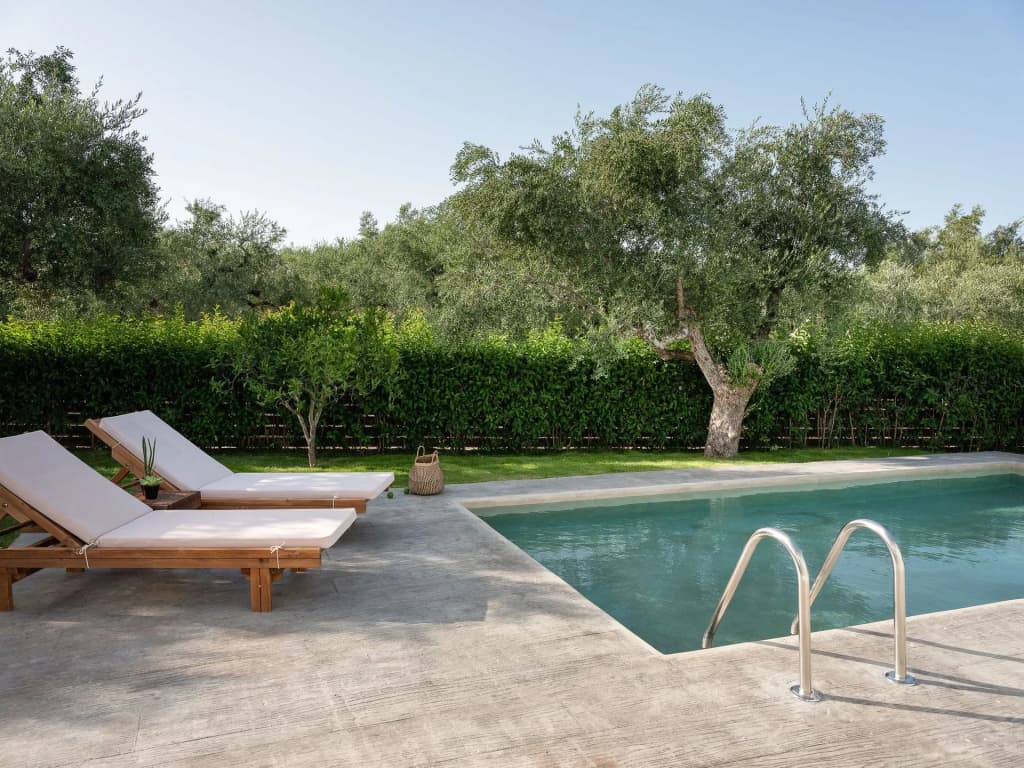 2 Bedrooms Villa
