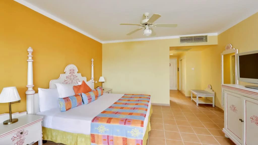 2 Bedrooms Standard Family room