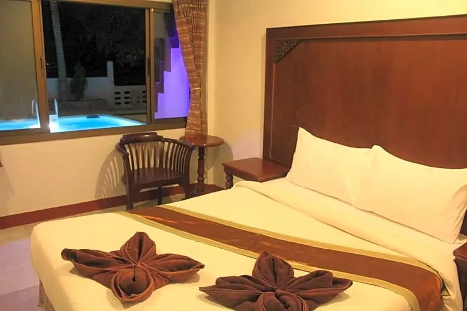 Standard Double room with pool view twin beds