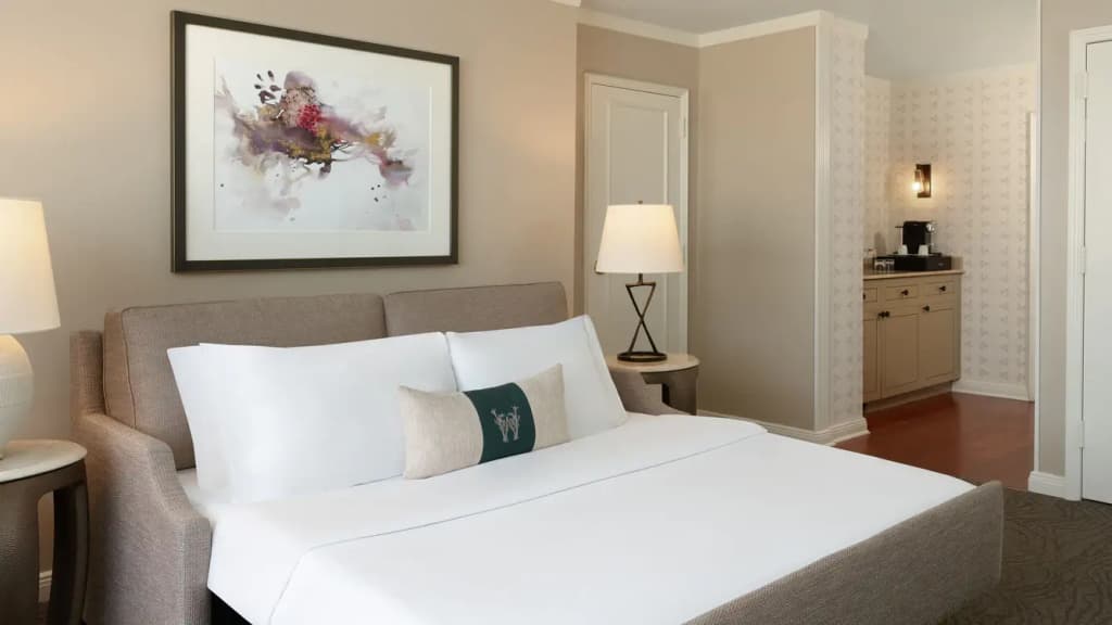1 Bedroom Executive Club Suite