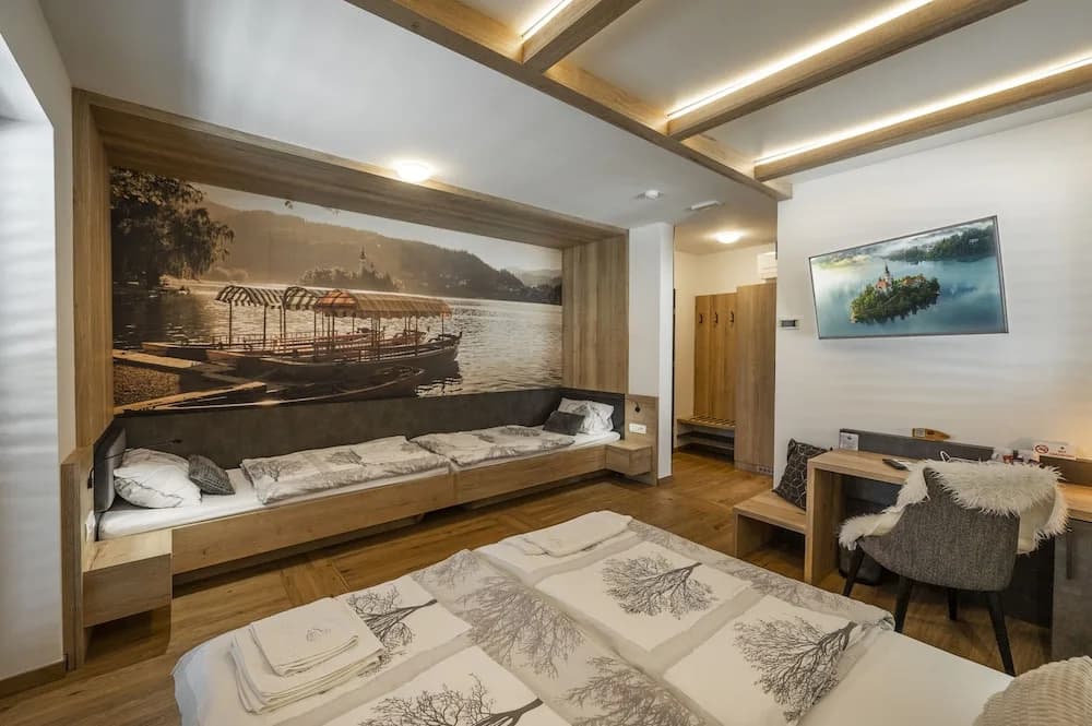Standard Quadruple Family room with balcony