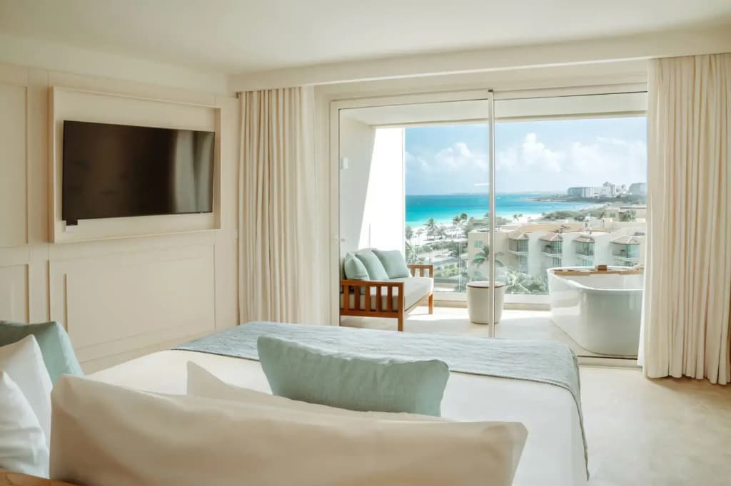 Double Suite with ocean view full double bed