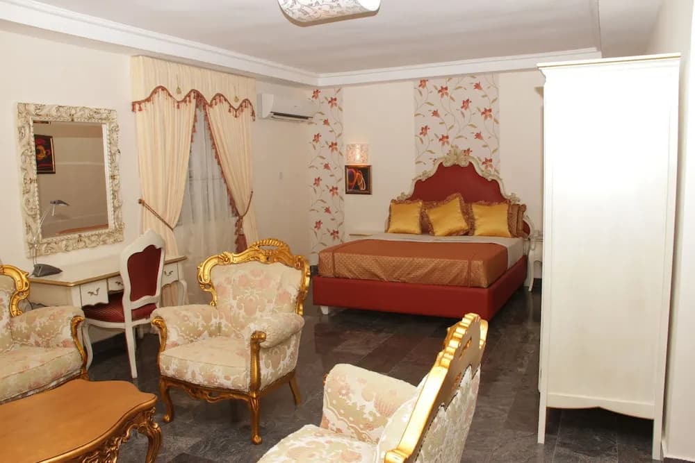 Presidential room
