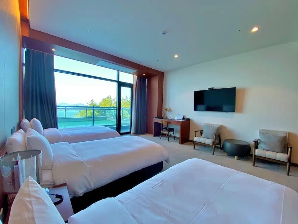 Standard Triple room