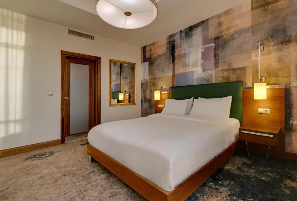 1 Bedroom Suite with lake view