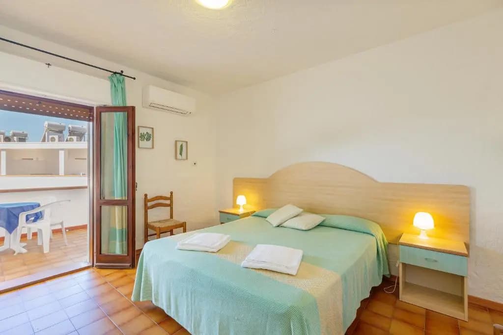 Standard Double Basement room full double bed