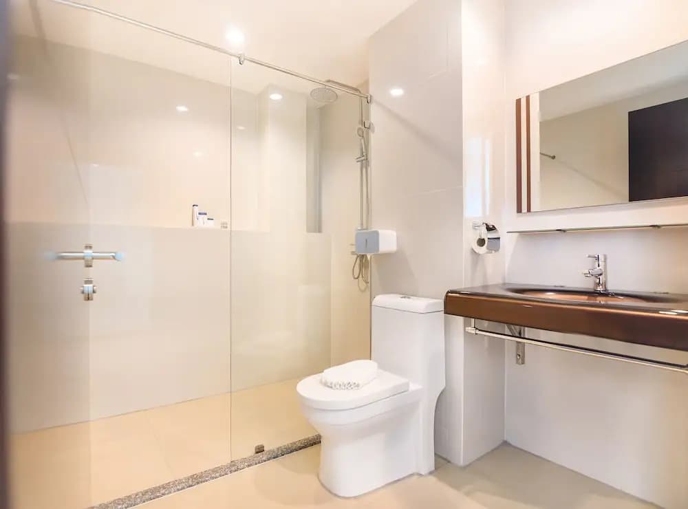 Business room with pool view