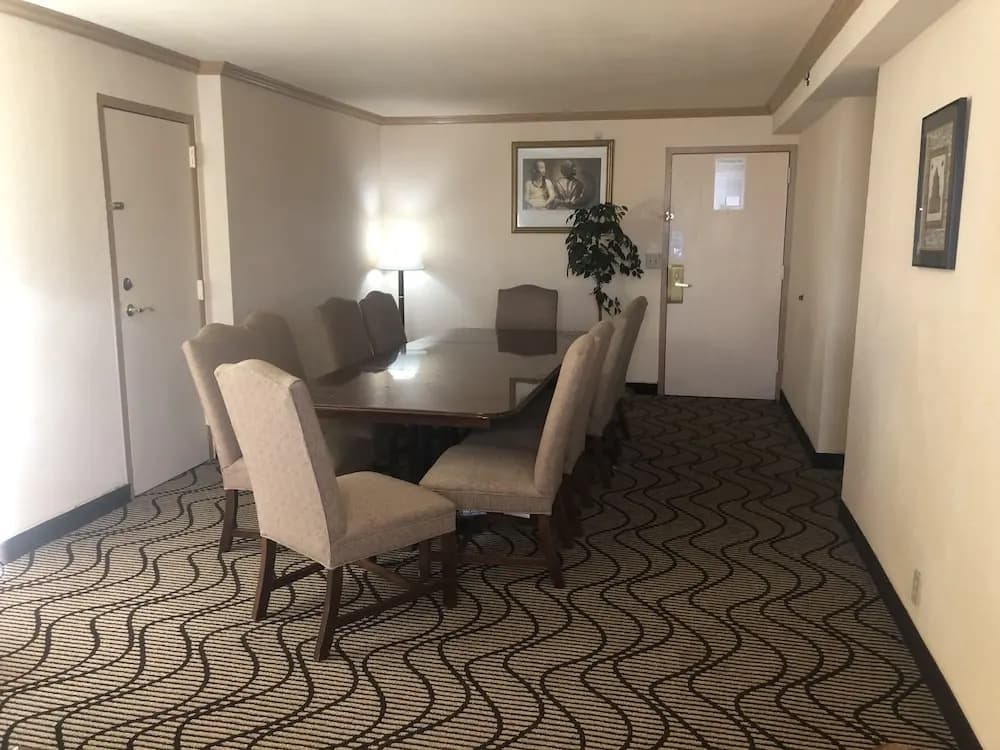 Double Suite full double bed