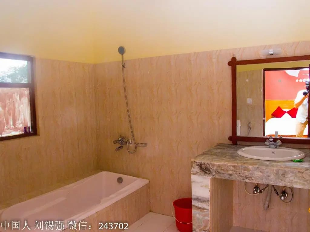 Deluxe Double room with balcony full double bed