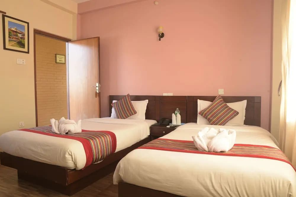 Deluxe Double room with balcony and with mountain view full double bed