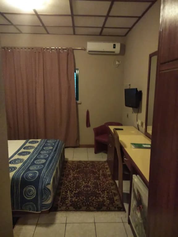 Economy room