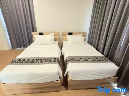 1 Bedroom Deluxe Double room twin beds
