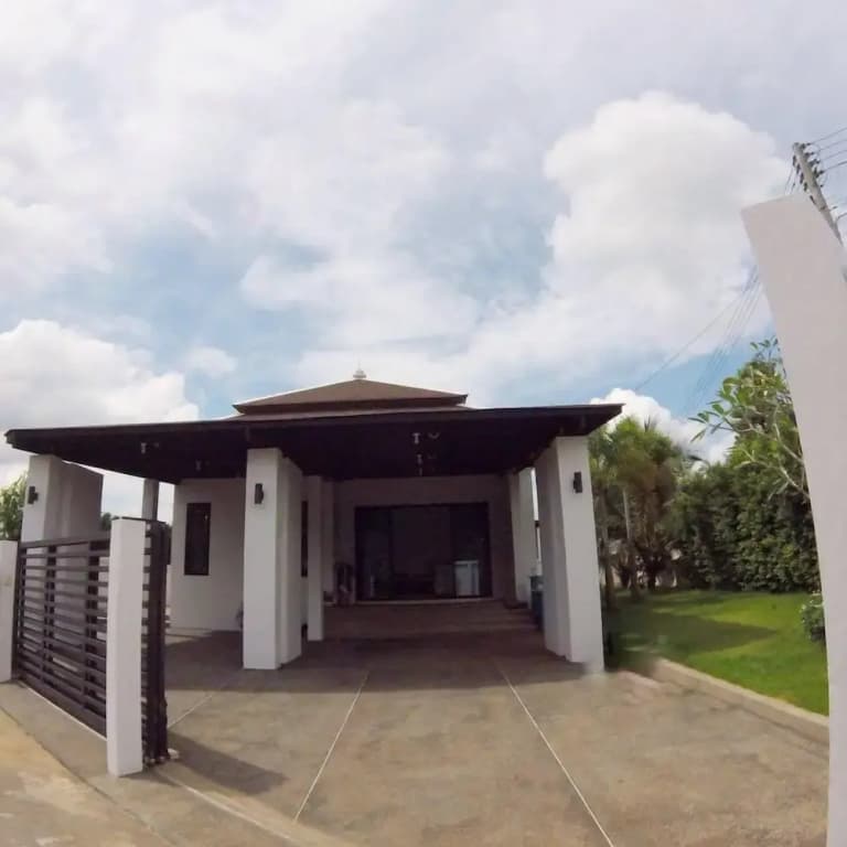 3 Bedrooms Villa