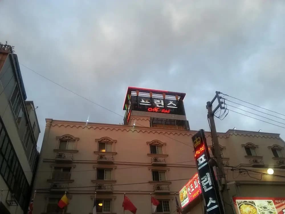 Hotel photo 1