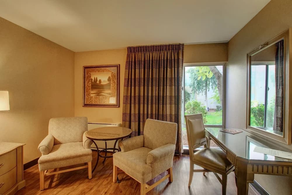 Standard Double room with courtyard view full double bed