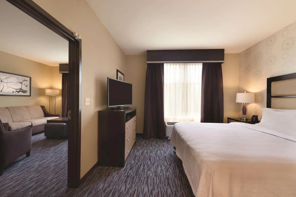 Double Suite full double bed