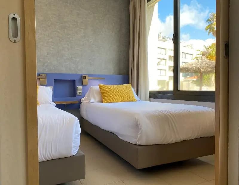 2 Bedrooms Quadruple Apartment