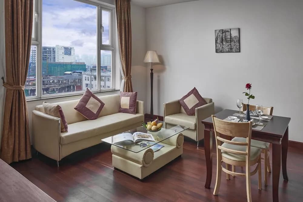 Executive Double Suite with city view full double bed