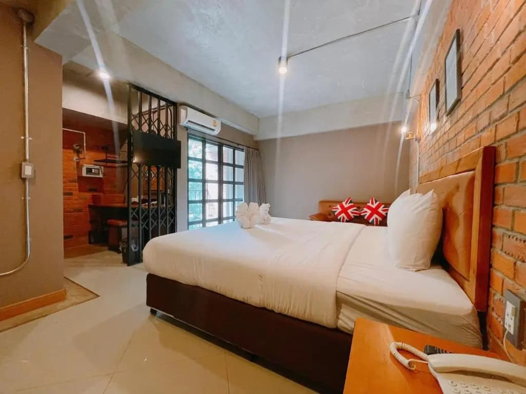 Deluxe Double room with balcony full double bed