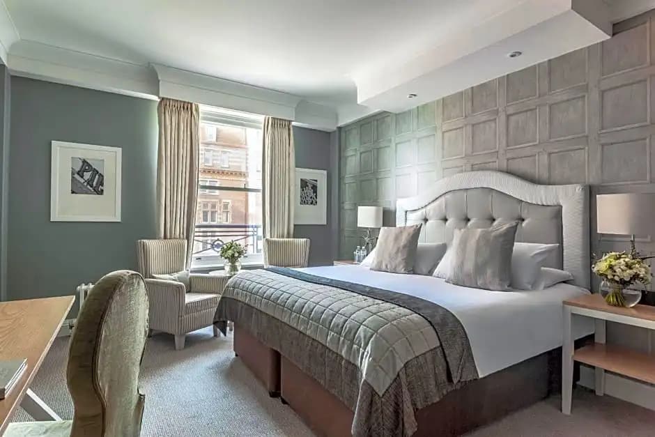 Double Junior Suite with sea view full double bed