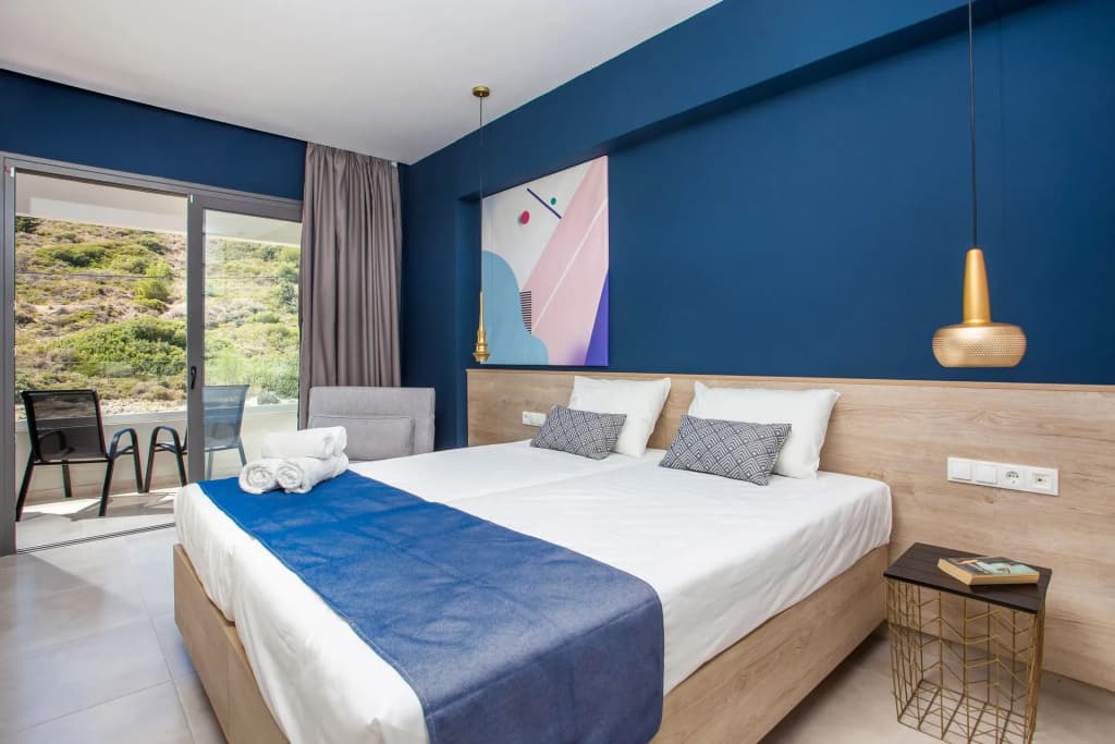 Deluxe Triple room with garden view