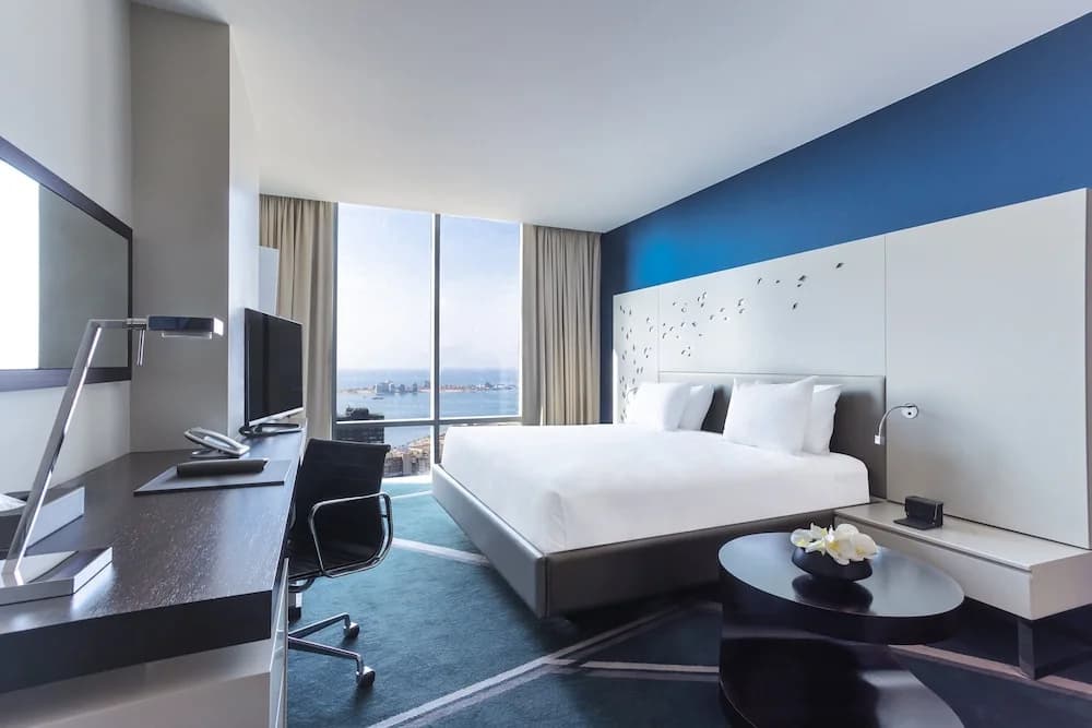 Classic Double room with bay view full double bed