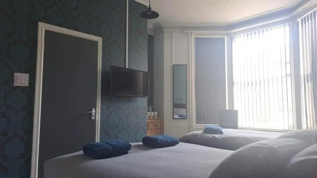 Standard Triple room