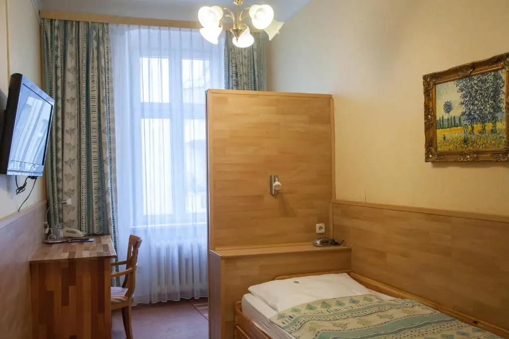 Economy room