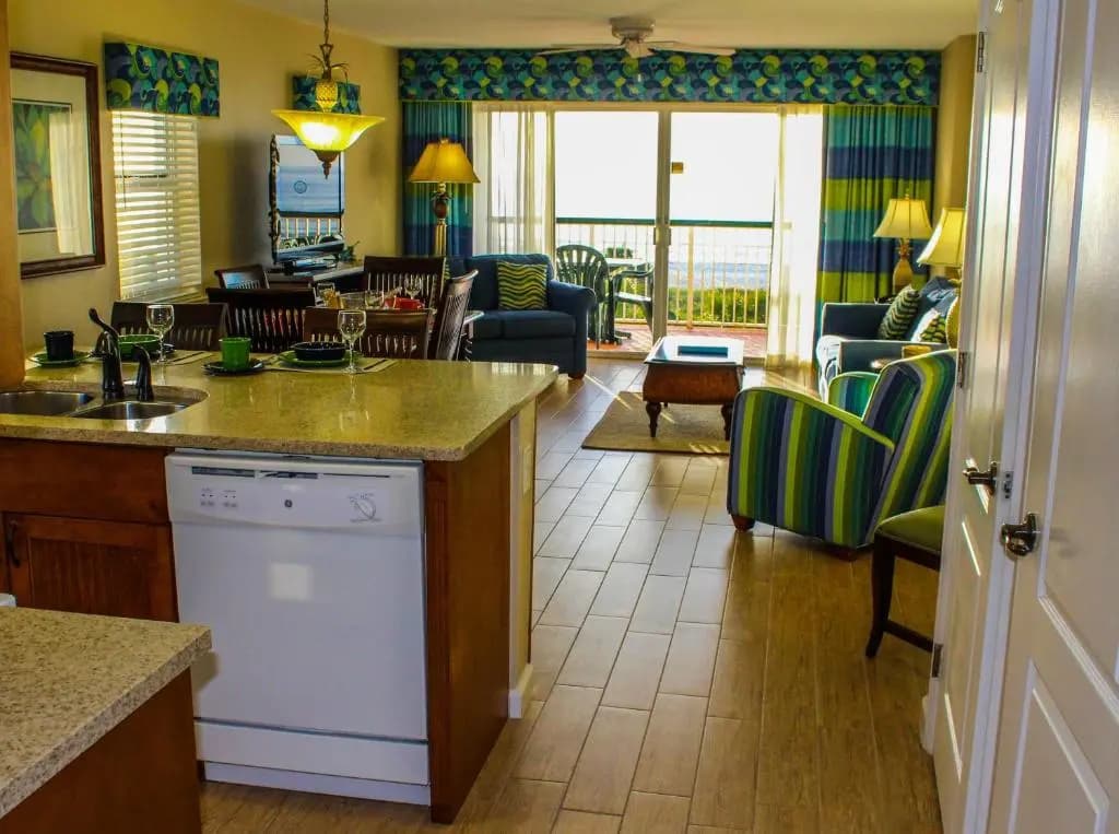 2 Bedrooms Suite oceanfront