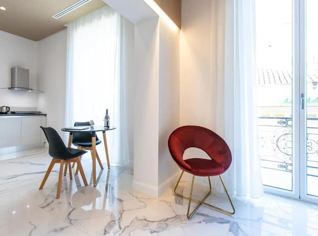 Deluxe Apartment