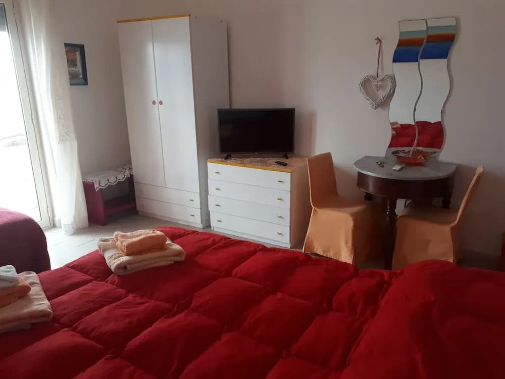 Standard Triple room with balcony