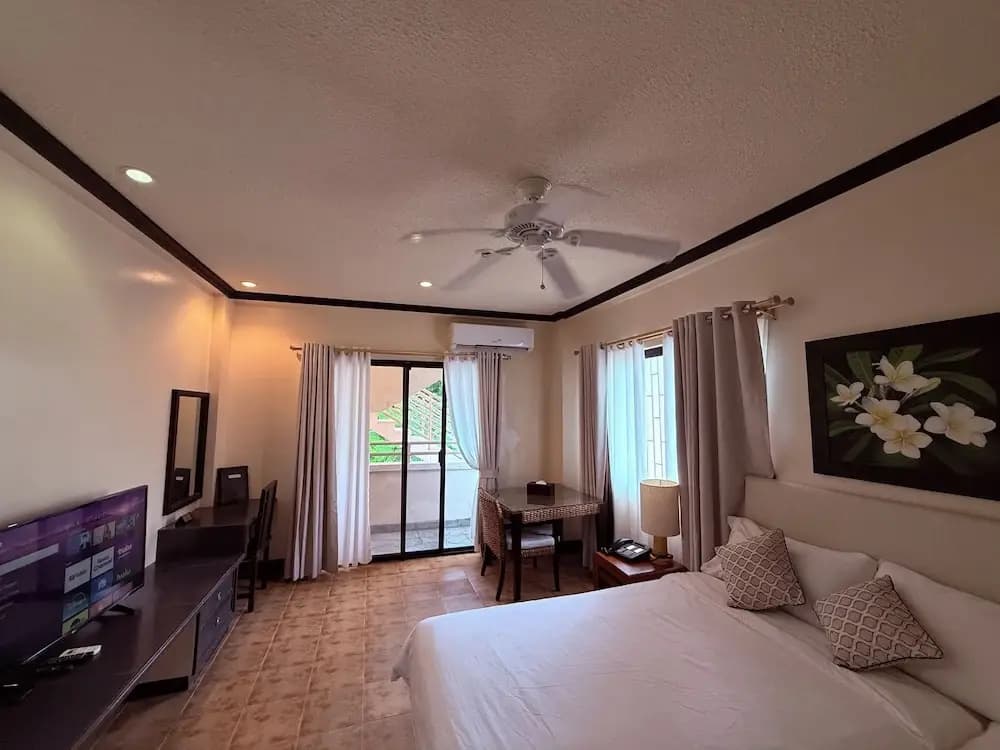 Standard Double room with balcony full double bed