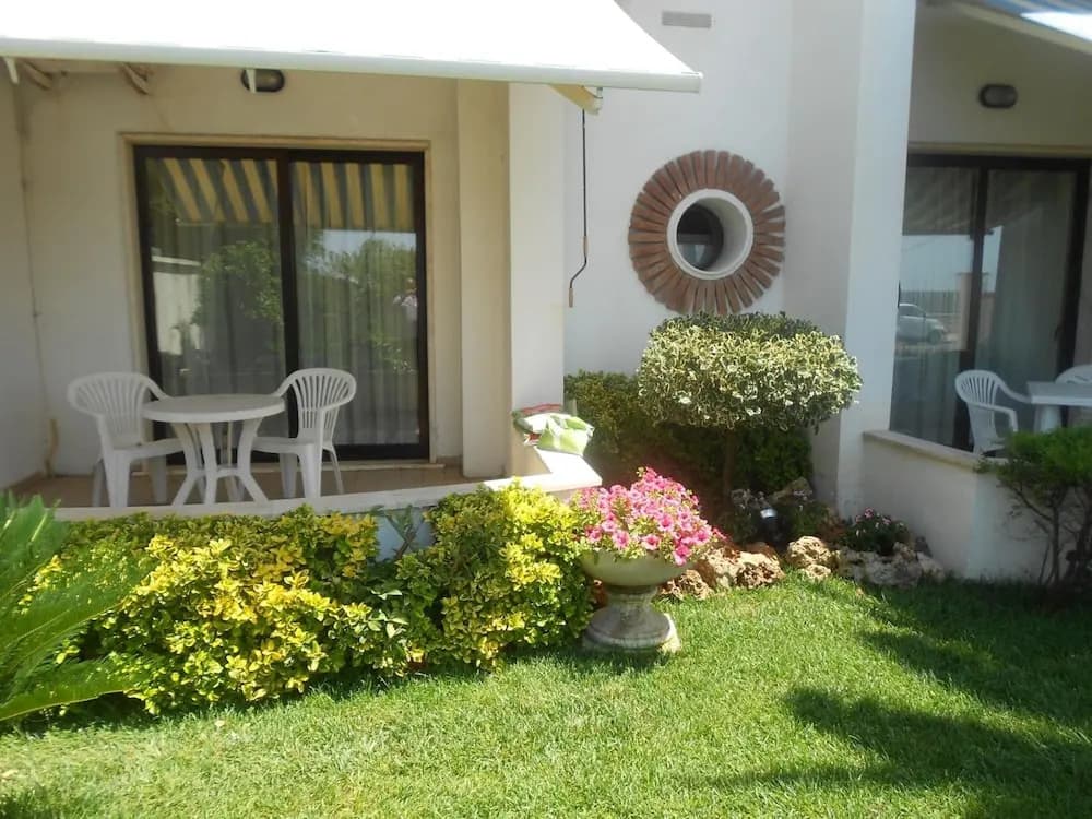 Standard Double room with garden view full double bed