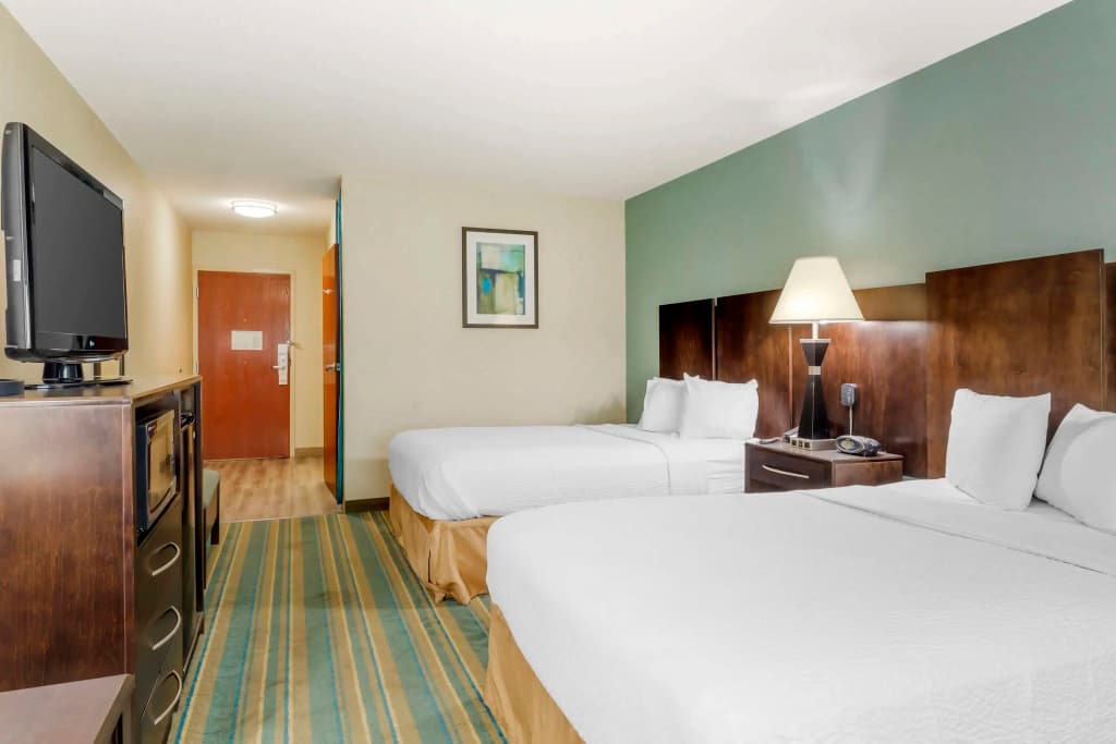 2 Bedrooms Quadruple Suite