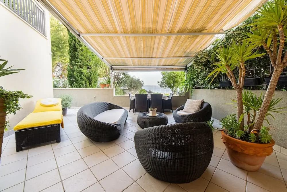 Deluxe Apartment