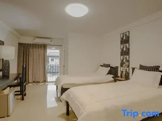 Deluxe Double room twin beds