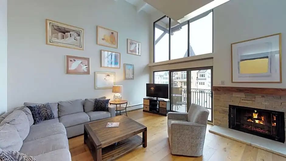 4 Bedrooms Apartment