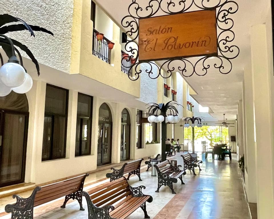 Hotel photo 1