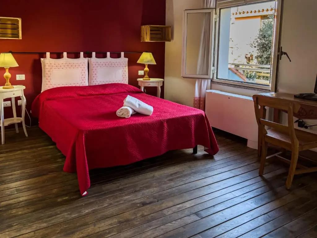 Standard Double room with garden view full double bed