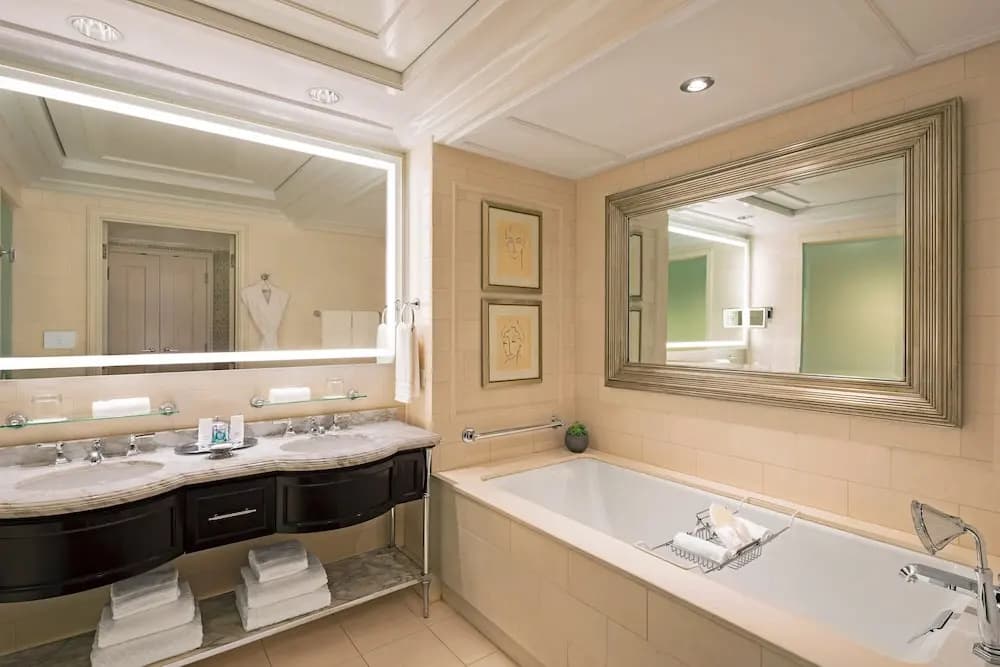 Double Suite with pool view full double bed