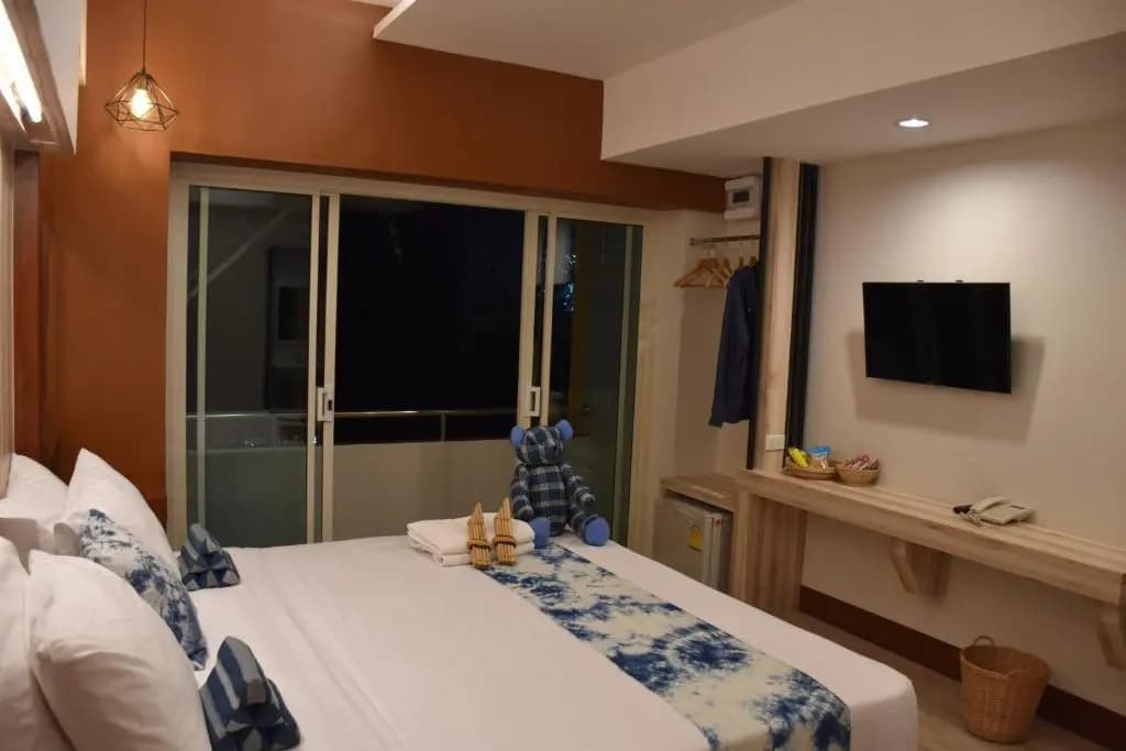 Deluxe Double room with balcony full double bed