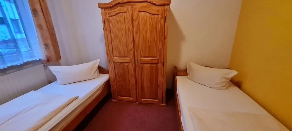 Economy room