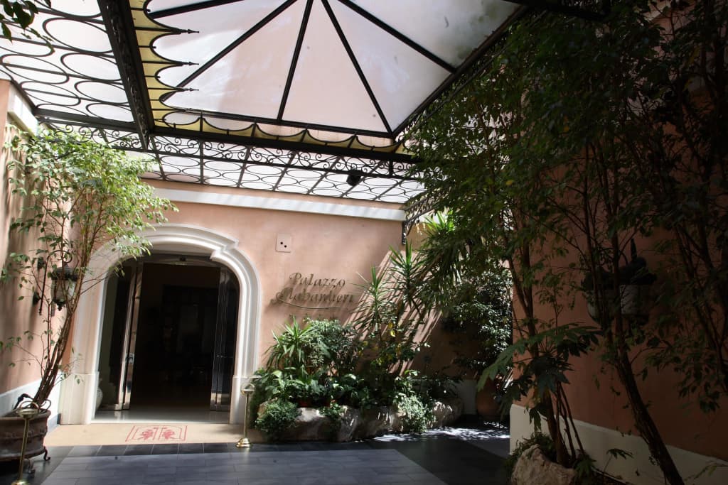 Hotel photo 1