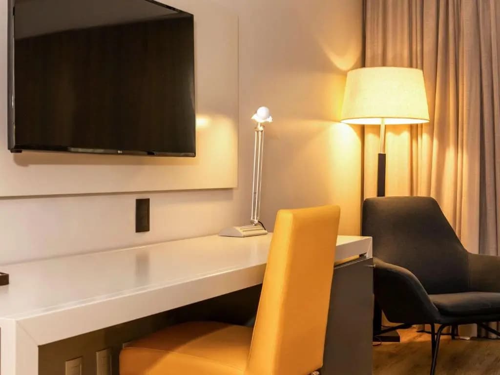 Superior Double room with partial ocean view full double bed