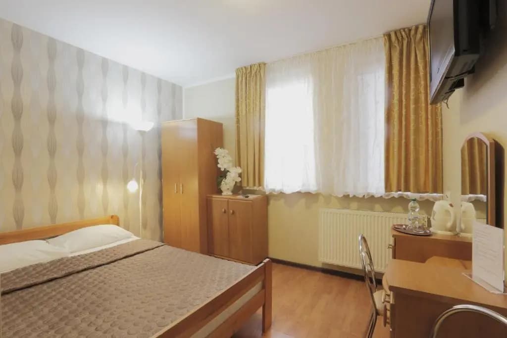 Economy room